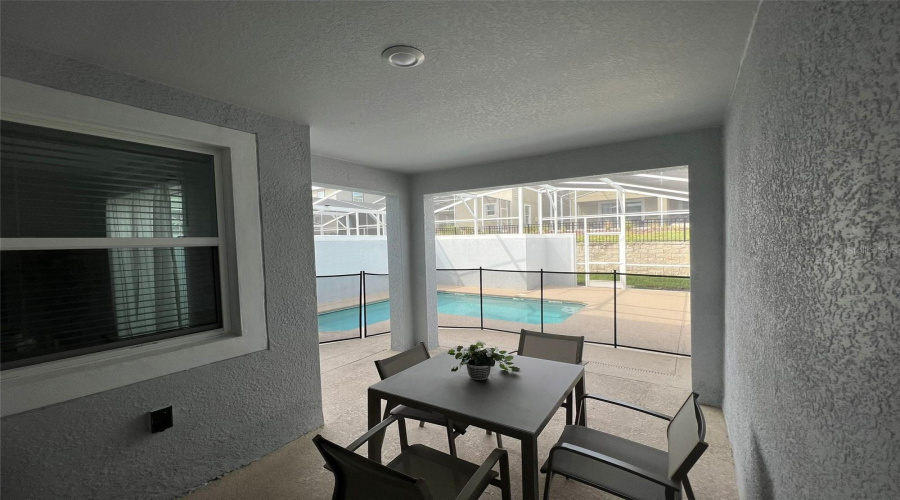 Davenport, Florida 33896, 4 Bedrooms Bedrooms, ,3 Bathroomsbathrooms,Residential,For Sale,Splash Shot,Mfro6310935