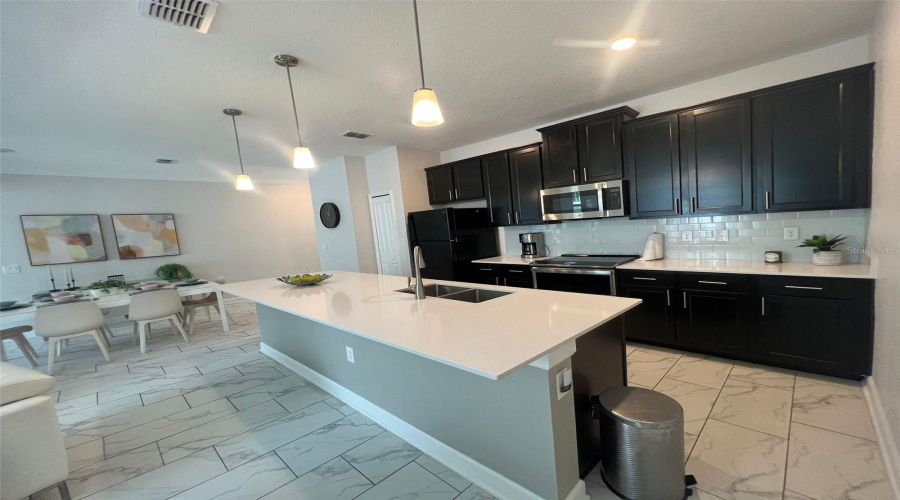 Davenport, Florida 33896, 4 Bedrooms Bedrooms, ,3 Bathroomsbathrooms,Residential,For Sale,Splash Shot,Mfro6310935