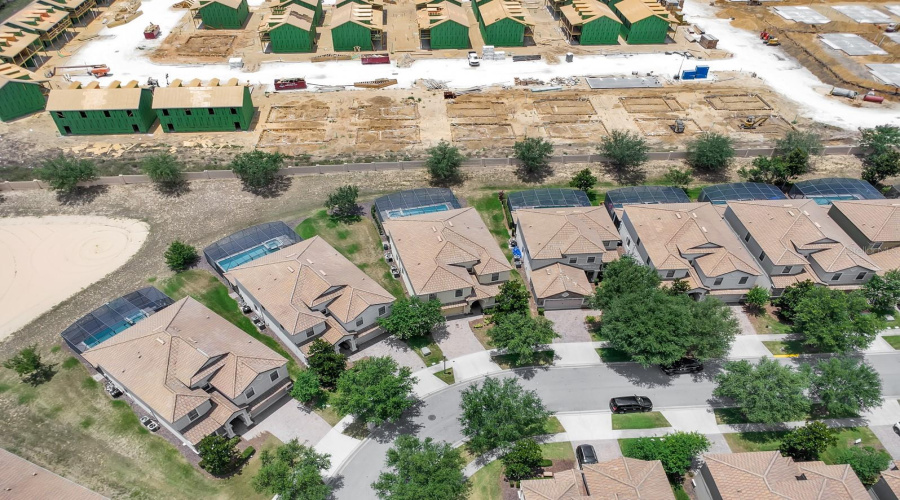 DAVENPORT, Florida 33896, 8 Bedrooms Bedrooms, ,5 BathroomsBathrooms,Residential,For Sale,MOON VALLEY,0,MFRO6312018