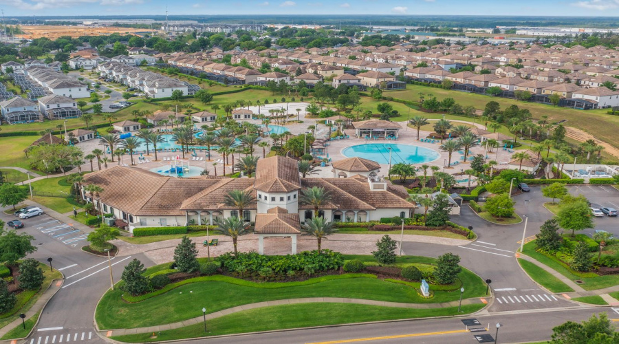 DAVENPORT, Florida 33896, 8 Bedrooms Bedrooms, ,5 BathroomsBathrooms,Residential,For Sale,MOON VALLEY,0,MFRO6312018