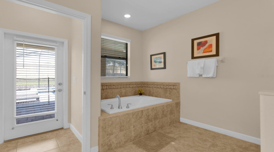 DAVENPORT, Florida 33896, 8 Bedrooms Bedrooms, ,5 BathroomsBathrooms,Residential,For Sale,MOON VALLEY,0,MFRO6312018