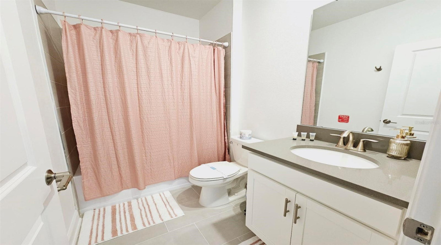 Davenport, Florida 33896, 5 Bedrooms Bedrooms, ,5 Bathroomsbathrooms,Residential,For Sale,Leader,Mfro6311747