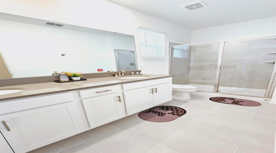 Davenport, Florida 33896, 5 Bedrooms Bedrooms, ,5 Bathroomsbathrooms,Residential,For Sale,Leader,Mfro6311747
