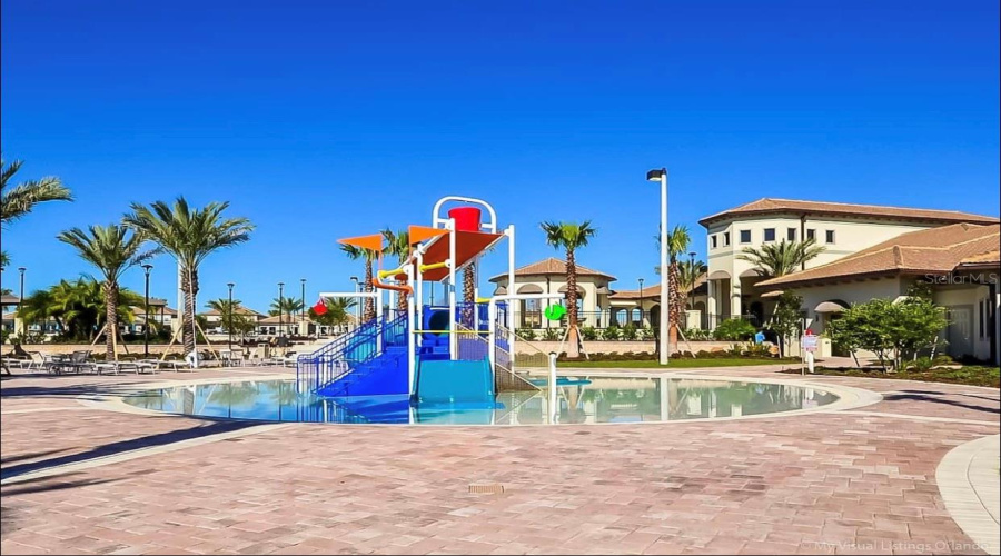 Davenport, Florida 33896, 5 Bedrooms Bedrooms, ,5 Bathroomsbathrooms,Residential,For Sale,Leader,Mfro6311747