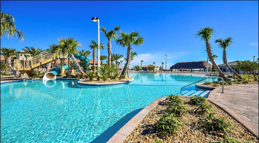 Davenport, Florida 33896, 5 Bedrooms Bedrooms, ,5 Bathroomsbathrooms,Residential,For Sale,Leader,Mfro6311747