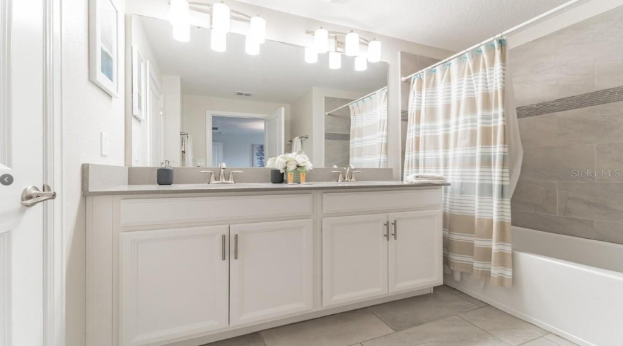 Kissimmee, Florida 34746, 4 Bedrooms Bedrooms, ,3 Bathroomsbathrooms,Residential,For Sale,Windermere,Mfro6305791