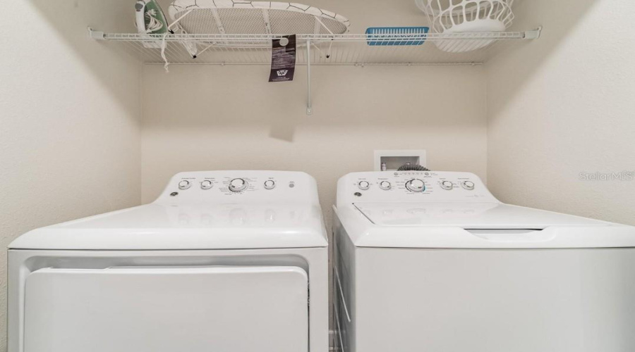 Kissimmee, Florida 34746, 4 Bedrooms Bedrooms, ,3 Bathroomsbathrooms,Residential,For Sale,Windermere,Mfro6305791