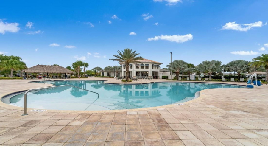 Kissimmee, Florida 34746, 4 Bedrooms Bedrooms, ,3 Bathroomsbathrooms,Residential,For Sale,Windermere,Mfro6305791