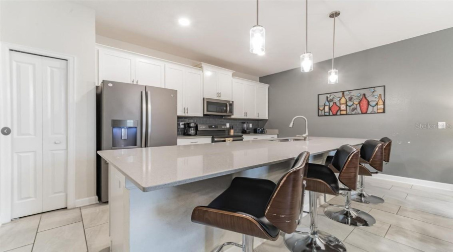 Kissimmee, Florida 34746, 4 Bedrooms Bedrooms, ,3 Bathroomsbathrooms,Residential,For Sale,Windermere,Mfro6305791