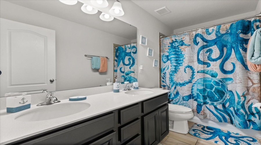 Davenport, Florida 33837, 5 Bedrooms Bedrooms, ,3 Bathroomsbathrooms,Residential,For Sale,Whirlaway,Mfrs5127178