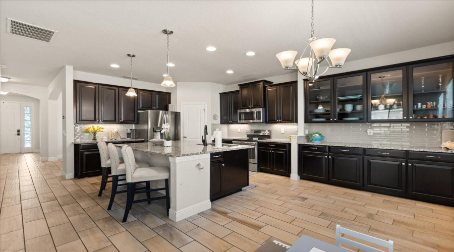 Davenport, Florida 33837, 5 Bedrooms Bedrooms, ,3 Bathroomsbathrooms,Residential,For Sale,Whirlaway,Mfrs5127178