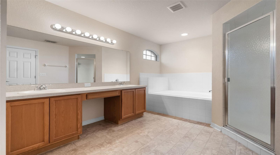 Davenport, Florida 33837, 4 Bedrooms Bedrooms, ,2 Bathroomsbathrooms,Residential,For Sale,Highland Meadows,Mfrg5097425