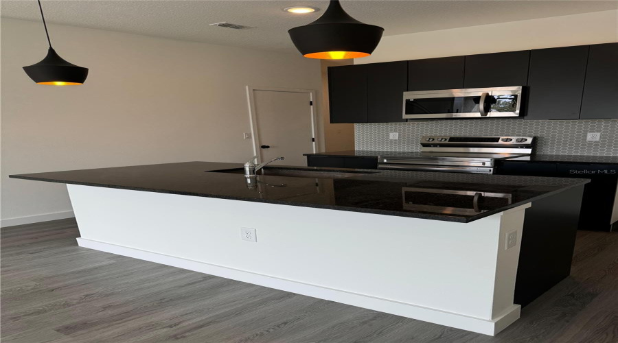 Kissimmee, Florida 34747, 3 Bedrooms Bedrooms, ,2 Bathroomsbathrooms,Residential,For Sale,Energy Drive,Mfrs5118778