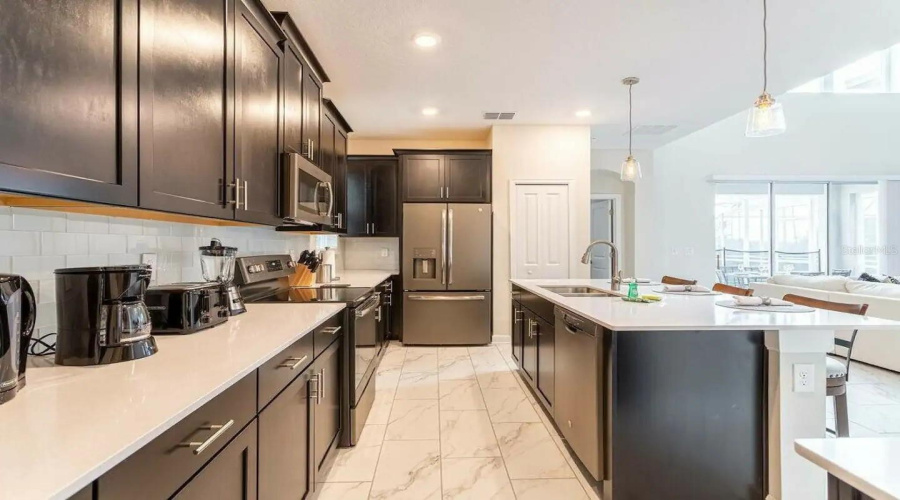 Davenport, Florida 33896, 5 Bedrooms Bedrooms, ,5 Bathroomsbathrooms,Residential,For Sale,Drop Shot,Mfro6310814