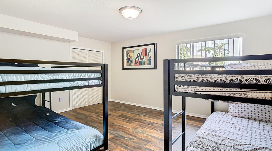 Spacious 4th bedroom, two sets of twin bunkbeds and ample floorspace.