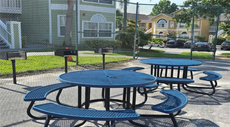 Clubhouse #2: picnic and BBQ area.
