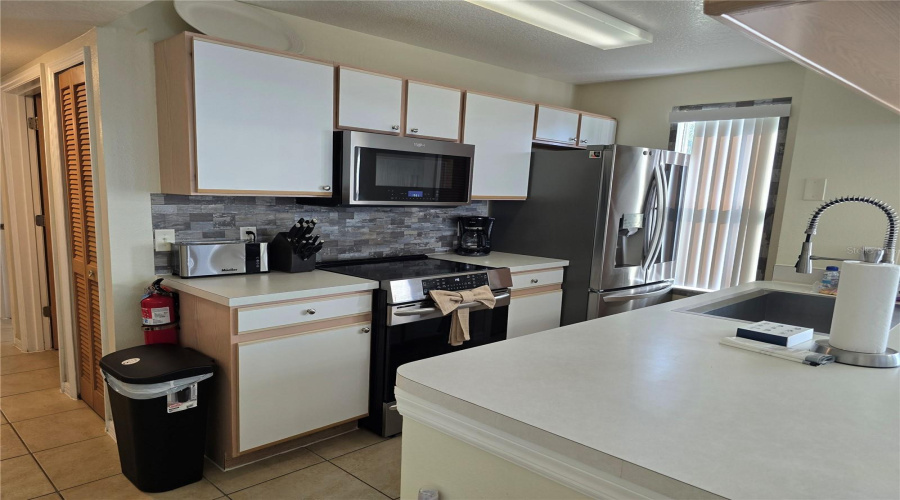 Kissimmee, Florida 34747, 4 Bedrooms Bedrooms, ,3 Bathroomsbathrooms,Residential,For Sale,Knightsbridge,Mfro6312189