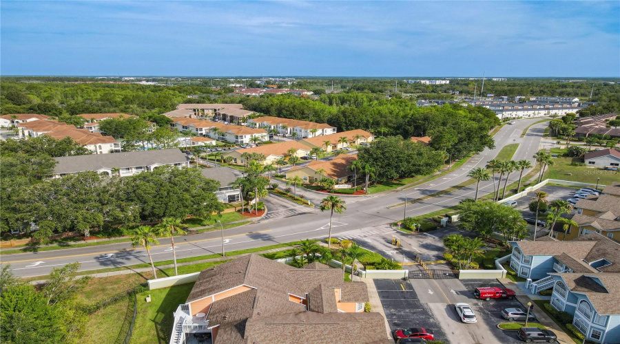 Villas at Island Club Condos. Prime location - Short and Long-term rental possibilities. Conveniently located near area attractions, major roadways, restaurants, entertainment, shopping and more!