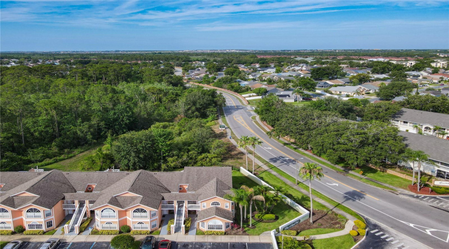 Villas at Island Club Condos. Prime location - Short and Long-term rental possibilities. Conveniently located near area attractions, major roadways, restaurants, entertainment, shopping and more!