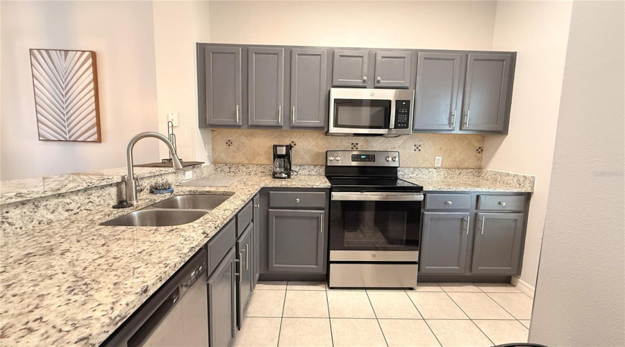 Kissimmee, Florida 34747, 3 Bedrooms Bedrooms, ,2 Bathroomsbathrooms,Residential,For Sale,Bay Lilly,Mfrs5127603