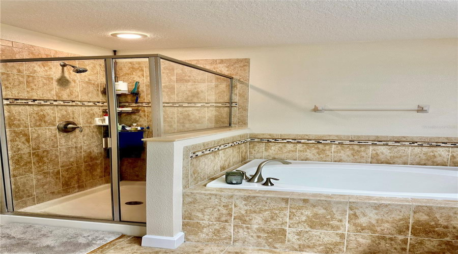 Davenport, Florida 33837, 4 Bedrooms Bedrooms, ,3 Bathroomsbathrooms,Residential,For Sale,Lake Side,Mfro6307860