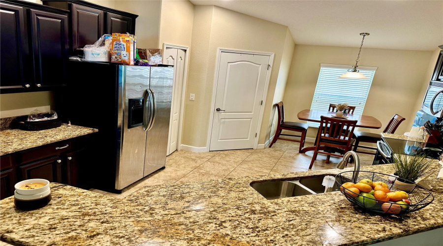 Davenport, Florida 33837, 4 Bedrooms Bedrooms, ,3 Bathroomsbathrooms,Residential,For Sale,Lake Side,Mfro6307860