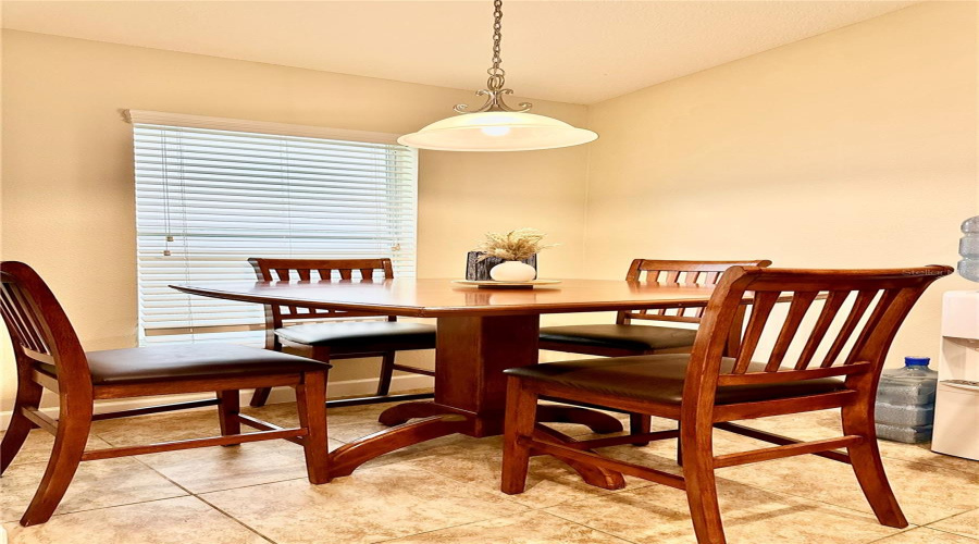 Davenport, Florida 33837, 4 Bedrooms Bedrooms, ,3 Bathroomsbathrooms,Residential,For Sale,Lake Side,Mfro6307860