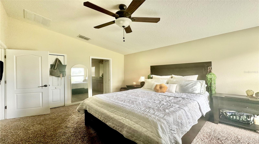 Davenport, Florida 33837, 4 Bedrooms Bedrooms, ,3 Bathroomsbathrooms,Residential,For Sale,Lake Side,Mfro6307860
