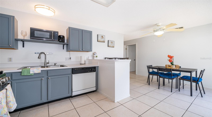 Davenport, Florida 33837, 3 Bedrooms Bedrooms, ,2 Bathroomsbathrooms,Residential,For Sale,Minute Maid Ramp Rd 1,Mfrs5127640