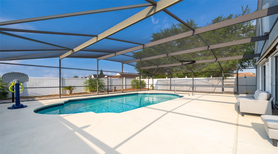 Davenport, Florida 33837, 3 Bedrooms Bedrooms, ,2 Bathroomsbathrooms,Residential,For Sale,Minute Maid Ramp Rd 1,Mfrs5127640