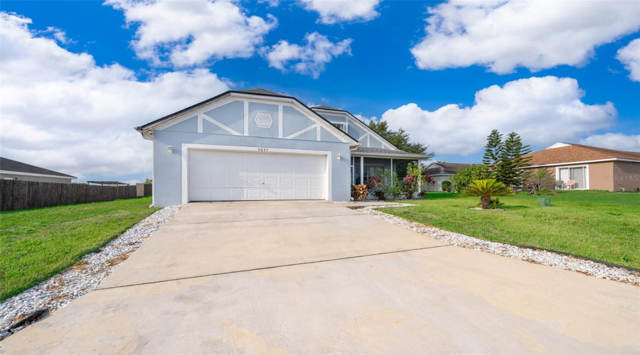 Davenport, Florida 33837, 3 Bedrooms Bedrooms, ,2 Bathroomsbathrooms,Residential,For Sale,Minute Maid Ramp Rd 1,Mfrs5127640