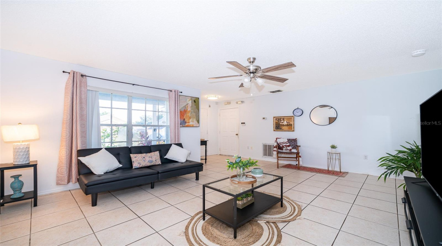 Davenport, Florida 33837, 3 Bedrooms Bedrooms, ,2 Bathroomsbathrooms,Residential,For Sale,Minute Maid Ramp Rd 1,Mfrs5127640