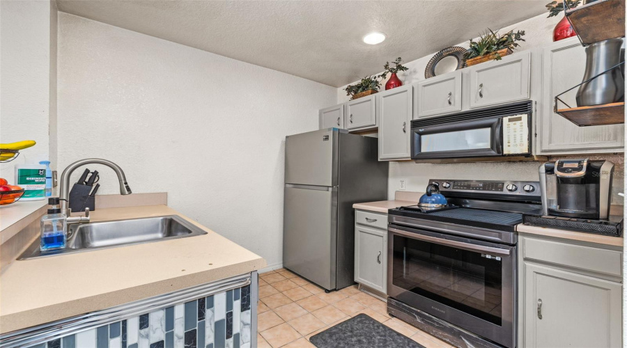 Kissimmee, Florida 34746, 3 Bedrooms Bedrooms, ,2 Bathroomsbathrooms,Residential,For Sale,Lodi,Mfrs5127286