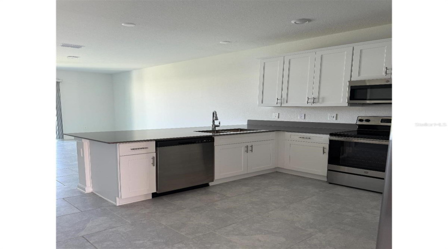 Kissimmee, Florida 34747, 3 Bedrooms Bedrooms, ,2 Bathroomsbathrooms,Residential,For Sale,Stone Creek,Mfrw7875877