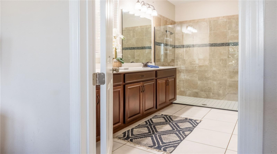 KISSIMMEE, Florida 34747, 6 Bedrooms Bedrooms, ,4 BathroomsBathrooms,Residential,For Sale,SANDY PARK,0,MFRO6312506