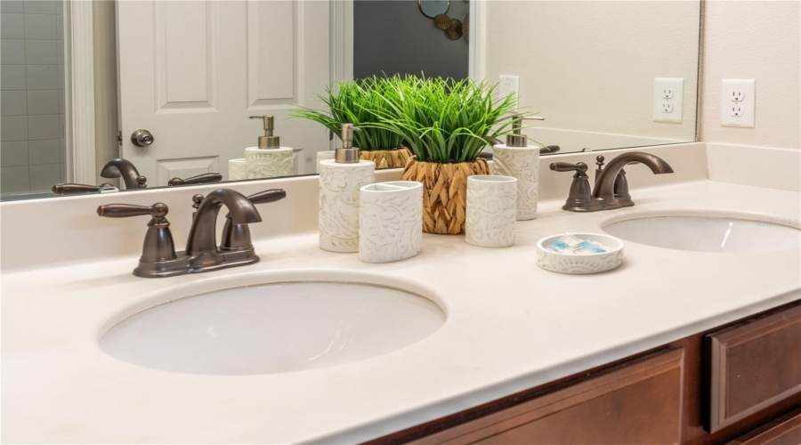 KISSIMMEE, Florida 34747, 6 Bedrooms Bedrooms, ,4 BathroomsBathrooms,Residential,For Sale,SANDY PARK,0,MFRO6312506