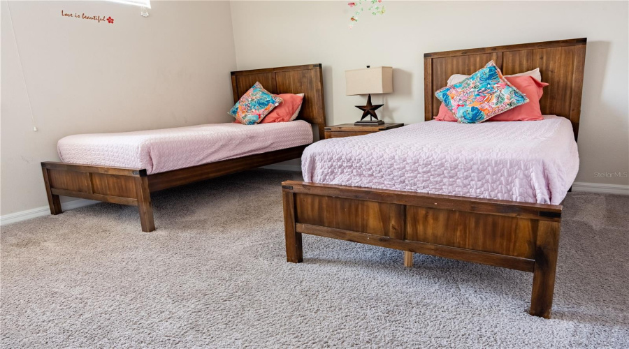 KISSIMMEE, Florida 34747, 6 Bedrooms Bedrooms, ,4 BathroomsBathrooms,Residential,For Sale,SANDY PARK,0,MFRO6312506