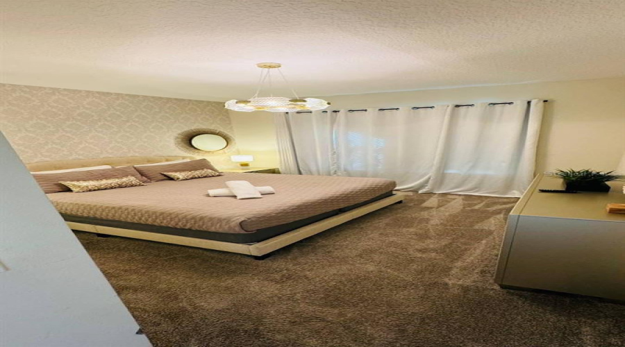 Davenport, Florida 33896, 6 Bedrooms Bedrooms, ,5 Bathroomsbathrooms,Residential,For Sale,Drop Shot,Mfro6312521