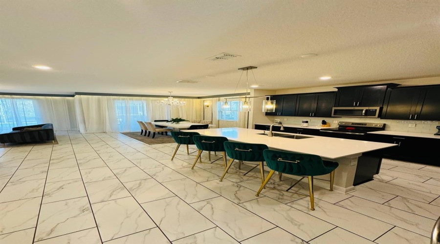 Davenport, Florida 33896, 6 Bedrooms Bedrooms, ,5 Bathroomsbathrooms,Residential,For Sale,Drop Shot,Mfro6312521
