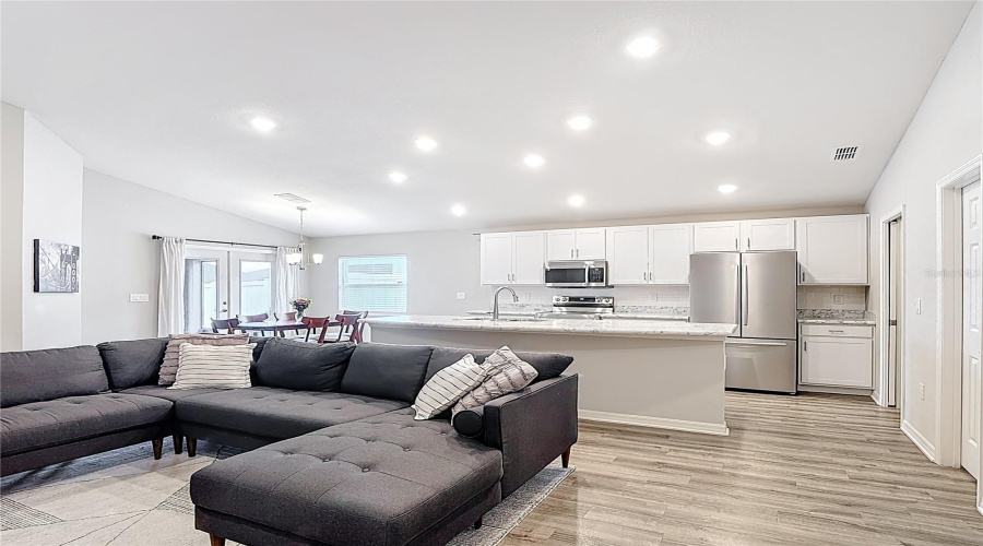 Davenport, Florida 33837, 3 Bedrooms Bedrooms, ,2 Bathroomsbathrooms,Residential,For Sale,Noble,Mfro6304851