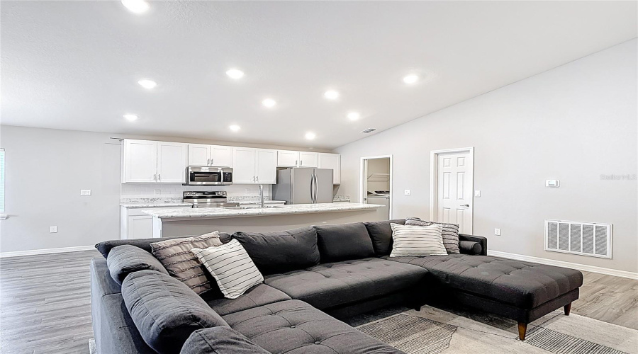 Davenport, Florida 33837, 3 Bedrooms Bedrooms, ,2 Bathroomsbathrooms,Residential,For Sale,Noble,Mfro6304851