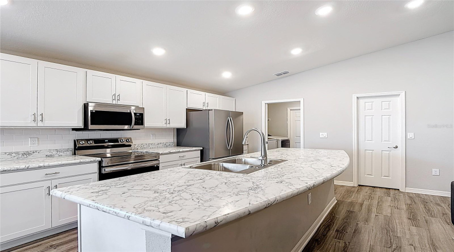 Davenport, Florida 33837, 3 Bedrooms Bedrooms, ,2 Bathroomsbathrooms,Residential,For Sale,Noble,Mfro6304851