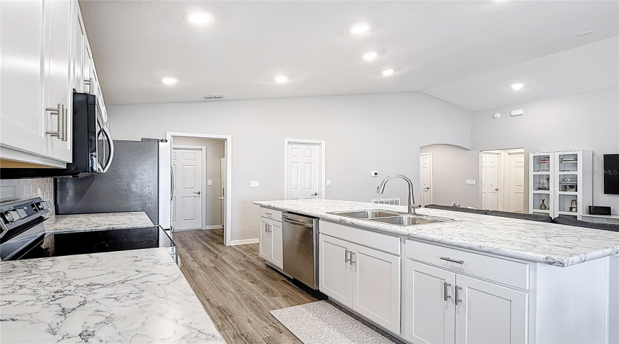 Davenport, Florida 33837, 3 Bedrooms Bedrooms, ,2 Bathroomsbathrooms,Residential,For Sale,Noble,Mfro6304851