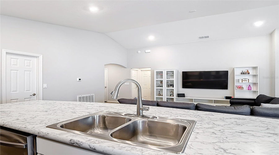 Davenport, Florida 33837, 3 Bedrooms Bedrooms, ,2 Bathroomsbathrooms,Residential,For Sale,Noble,Mfro6304851