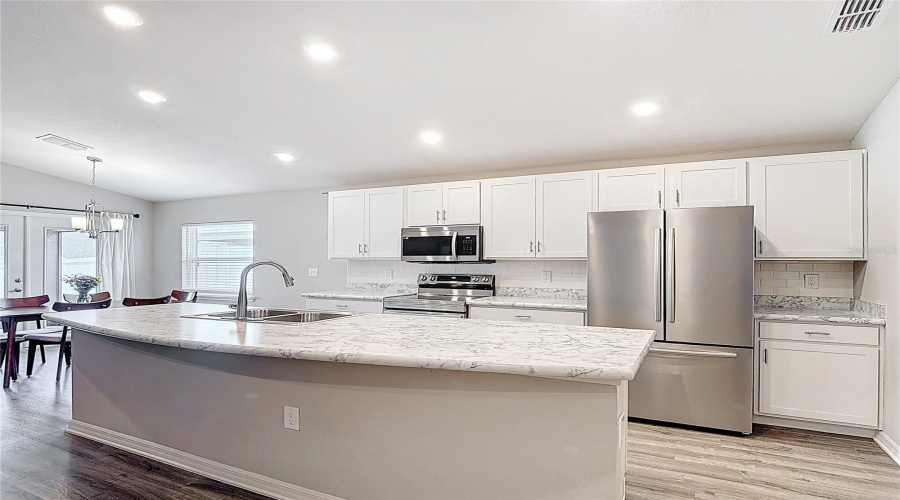 Davenport, Florida 33837, 3 Bedrooms Bedrooms, ,2 Bathroomsbathrooms,Residential,For Sale,Noble,Mfro6304851