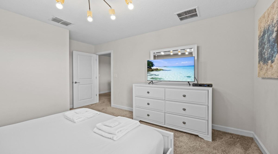 Davenport, Florida 33896, 6 Bedrooms Bedrooms, ,6 Bathroomsbathrooms,Residential,For Sale,Interlocking,Mfro6311748