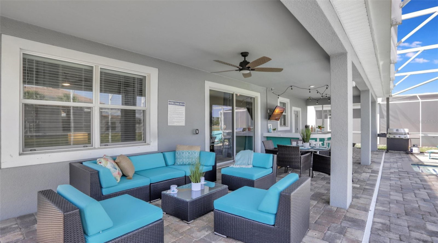 Pool Area Lanai-Plenty Of Seating-Table W/ 6 Chairs-Bar Counter W/ Tv