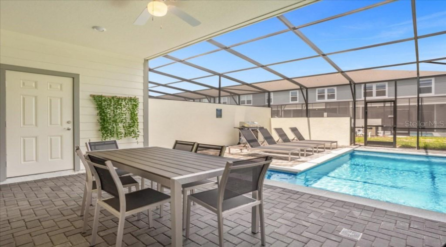 Davenport, Florida 33897, 5 Bedrooms Bedrooms, ,4 Bathroomsbathrooms,Residential,For Sale,Lana,Mfro6311817