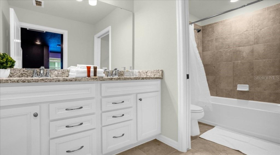 Davenport, Florida 33897, 5 Bedrooms Bedrooms, ,4 Bathroomsbathrooms,Residential,For Sale,Lana,Mfro6311817