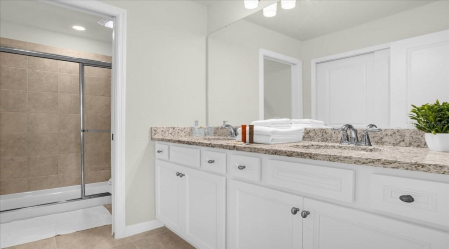 Davenport, Florida 33897, 5 Bedrooms Bedrooms, ,4 Bathroomsbathrooms,Residential,For Sale,Lana,Mfro6311817